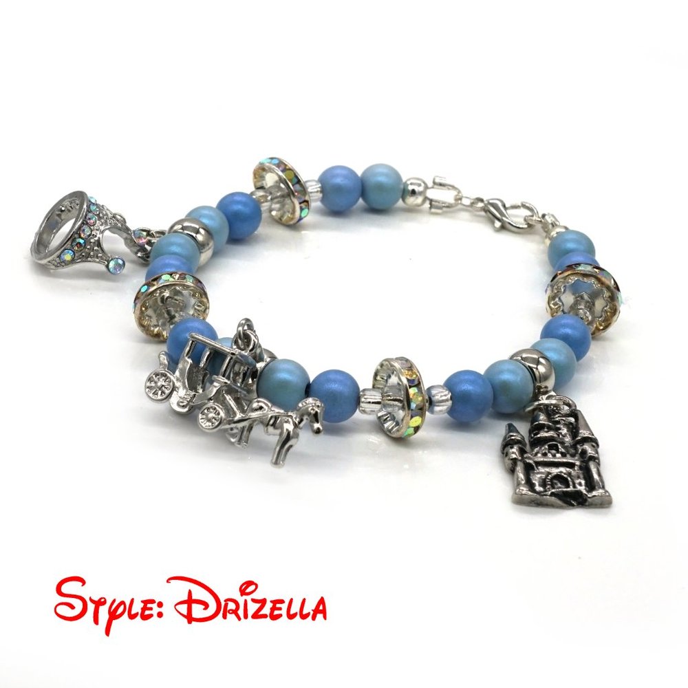 Disney theme bracelets with Cinderella figurine included. - Picture 5 of 6